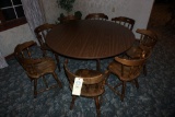 Round Folding Banquet Table w/ 8 Chairs