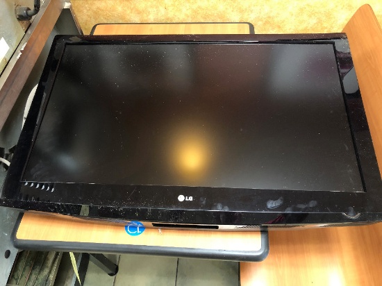 2008 42" LG Flatscreen TV with Wall Mount and Remote