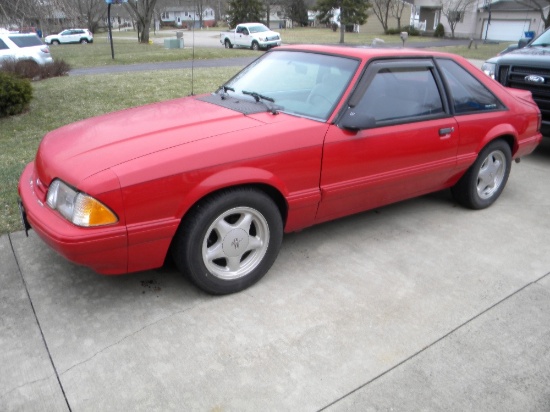 1992 Ford Mustang model MLX