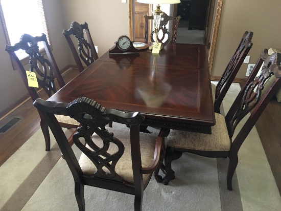 ORNATE CLAWFOOT MAHOGANY DINING TABLE