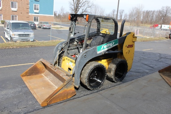 2011 New Holland L215 Skid Steer, Diesel, w/ bucket *UPDATE* Approx 1,980 hours