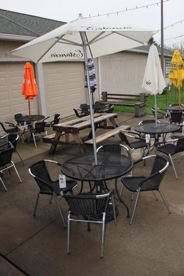 Patio Table, 4 Chairs & Umbrella