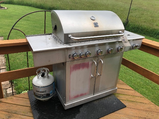 Grill With Extra LP Tank