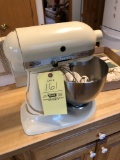 KitchenAid Mixer W/ Dough Hook, Whisk, Beater