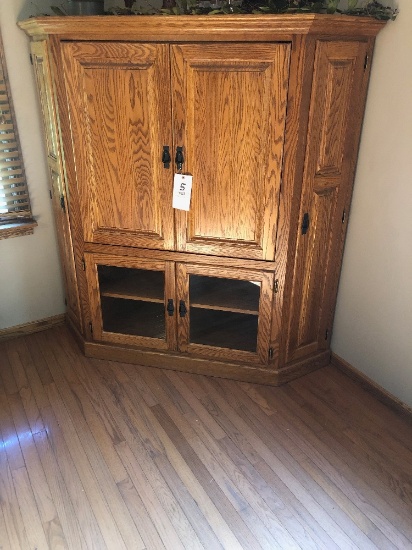 Oak Entertainment Center With Hideaway Doors