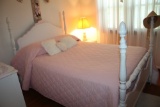4 pc Bedroom Set in White & Pink, full size bed