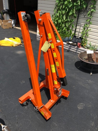 Central Hydraulics 1-Ton Shop Crane