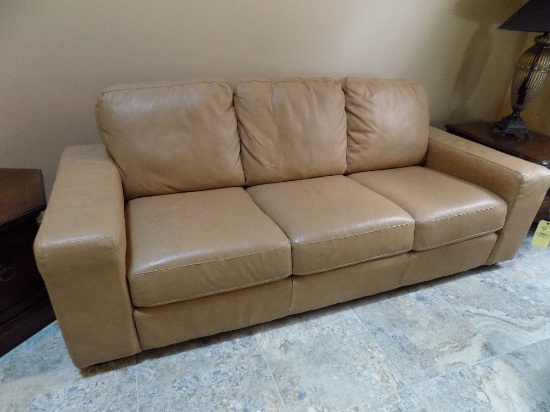 Modern leather sofa very clean 7ft long