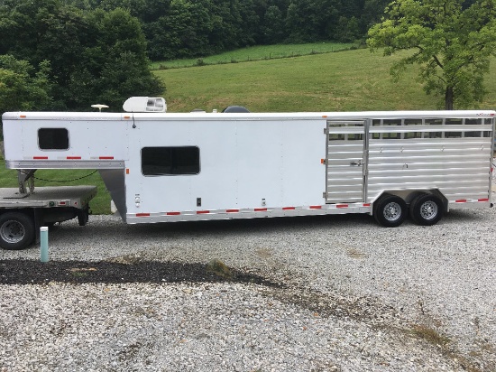 2014 EX155 28' Livestock Trailer