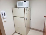 Refrigerator - Microwave - Ice Dispenser