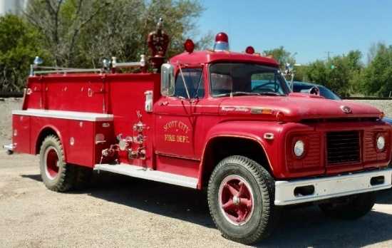 1969 Ford Fire Truck - 354 engine