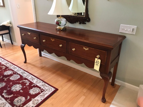 Henkel-Harris Queen Anne Huntboard with 3 Drawers