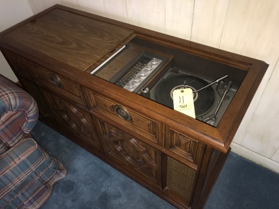 Magnavox Console Stereo With Records