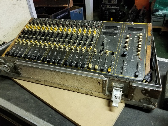 Tapco subgroup mixing console