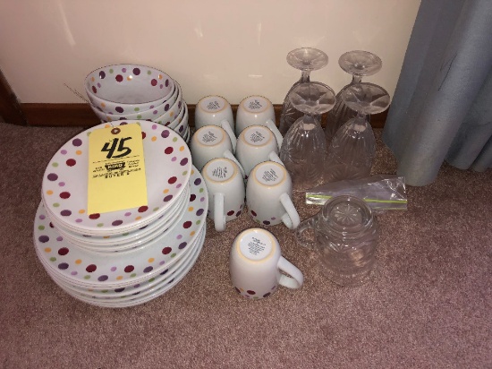 Pampered Chef dish set serv. for 8