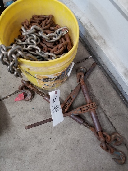 Bucket of log chain and 2 ratchet binders