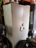 Metal tool cabinet