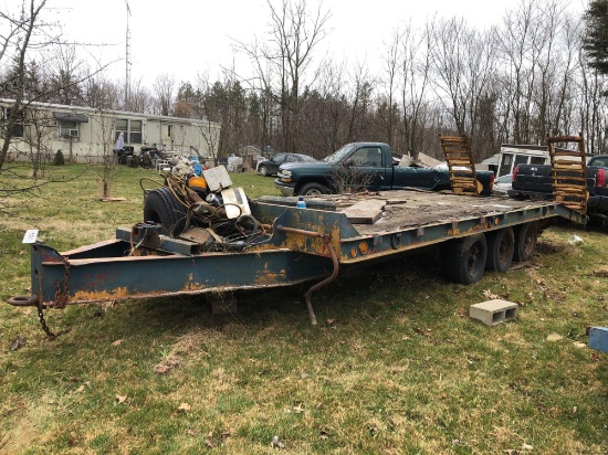 Triaxle deck-over equipment trailer