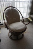 Spring-loaded round chair