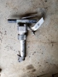 Pneumatic jack hammer