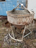 Concrete round-gate concrete bucket