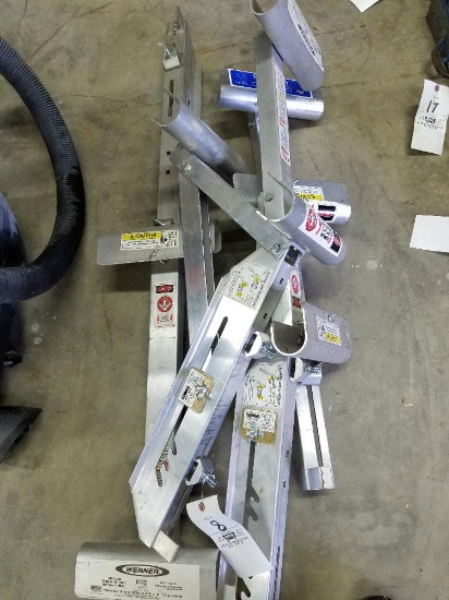 2 sets of aluminum ladder jacks