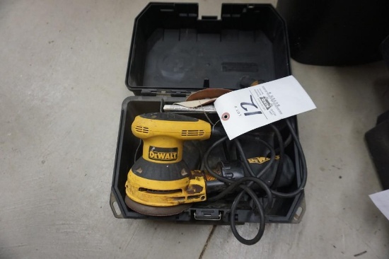 DeWalt palm sander w/ case