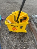 Mop bucket