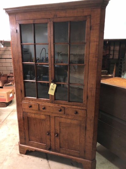 Early Pennsylvania corner cupboard, 16 pane, 3 drawers over 2 Doors, Dovetail drawers