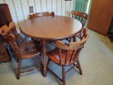 Round Dining Table w/4 Chairs