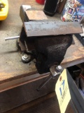 Bench top vise