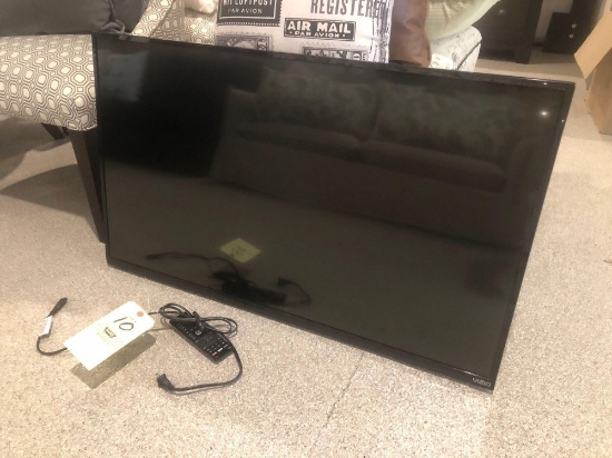 Vizio 43 inch flatscreen TV with remote. No mounting bracket