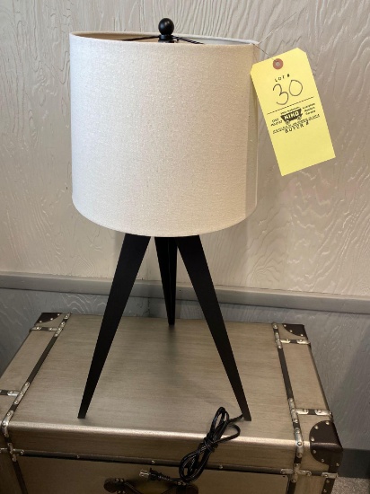 Tripod lamp 28 inches tall