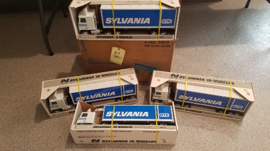 (4) Nylint 18 wheelers with shipping box