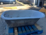 Cast-iron claw foot tub
