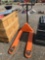 Central hydraulic two ton pallet jack