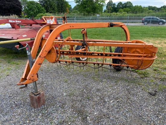 Rollabar hay rake