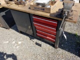 Tool work bench with vise