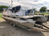 1990 playtime pontoon. 20ft. With 25 HP mariner