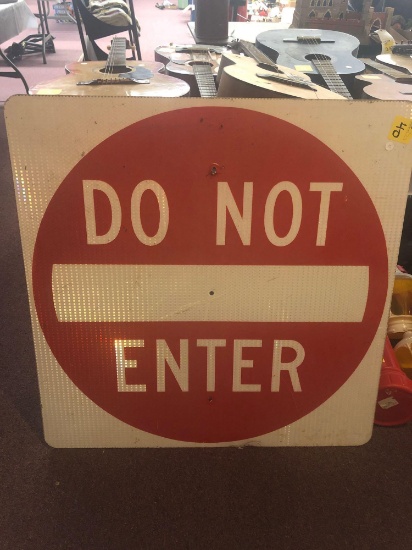 Do Not Enter metal street sign