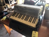 Accordion with case