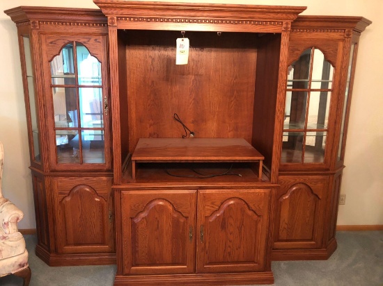 Oak TV/Entertainment Center