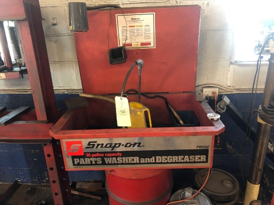 Snap-On parts washer and degreaser model PBD32