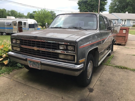 1989 Chevrolet Suburban 2500