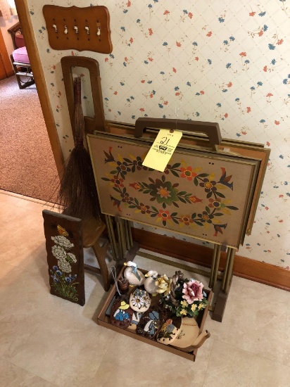 Snack trays, stool, pottery