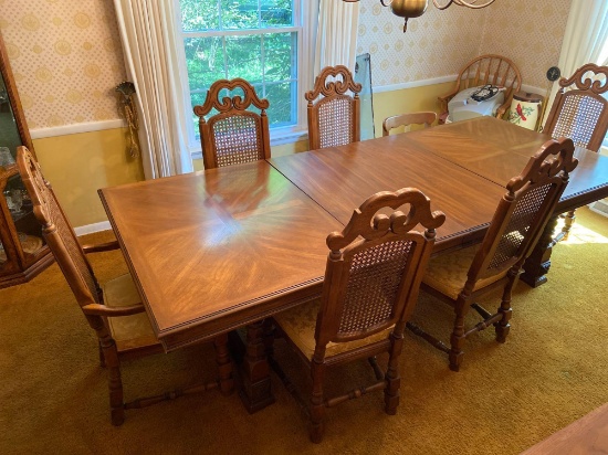 Thomasville Dining Table and 6 Chairs