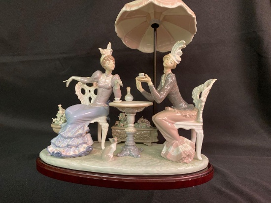 Lladro "Cafe de Paris" #1511, issued 1987 & retired in 1995, 13.25" tall x 14" long.