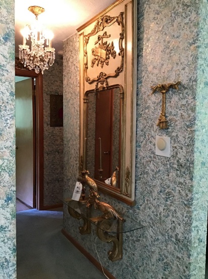 Foyer stand with mirror and gilded decor