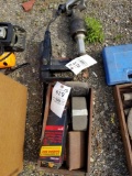 Ele chainsaw, sandpaper, grinder