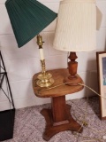 Small table, 2 lamps